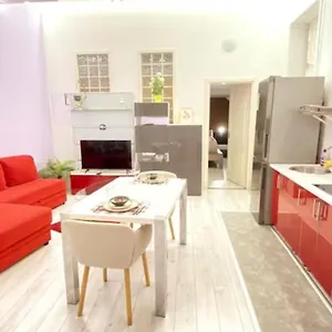Yes, Yes! Lovely Good Amenities Center Apartamento Budapest